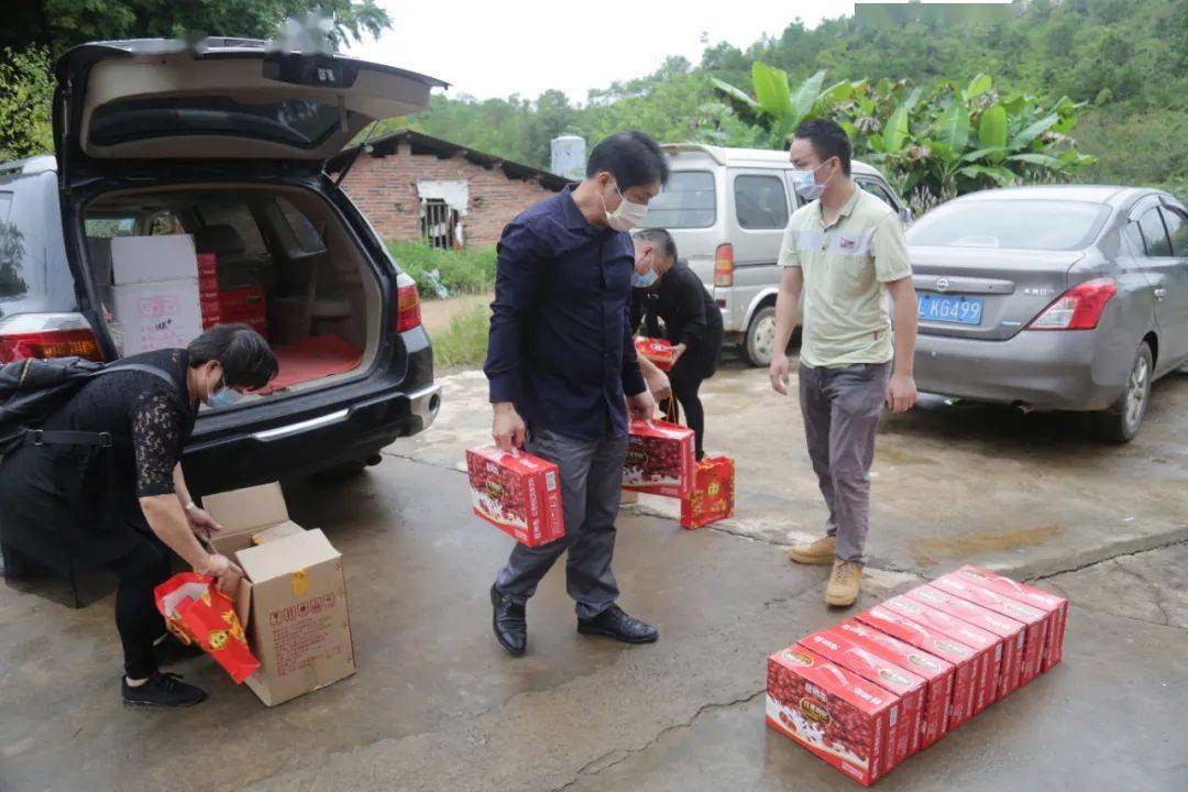 车田爱心人士对敬老院举行慰问 温暖老人心_bsports必一体育(图3)
车田爱心人士对敬老院举行慰问 温暖老人心_bsports必一体育(图3)