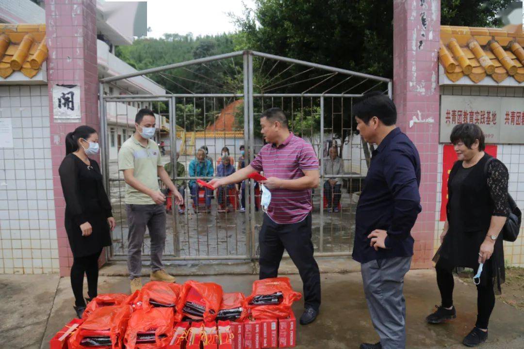 车田爱心人士对敬老院举行慰问 温暖老人心_bsports必一体育(图6)
车田爱心人士对敬老院举行慰问 温暖老人心_bsports必一体育(图6)