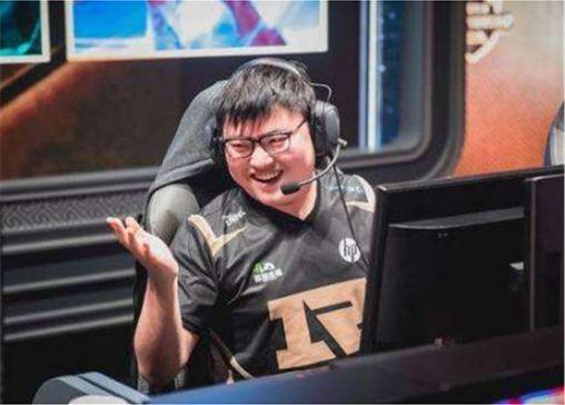 《楚乔传》襄王也八卦调侃宇文玥 竟然戳中宇文玥的小心思‘必一运动官网’(图1) 必一运动